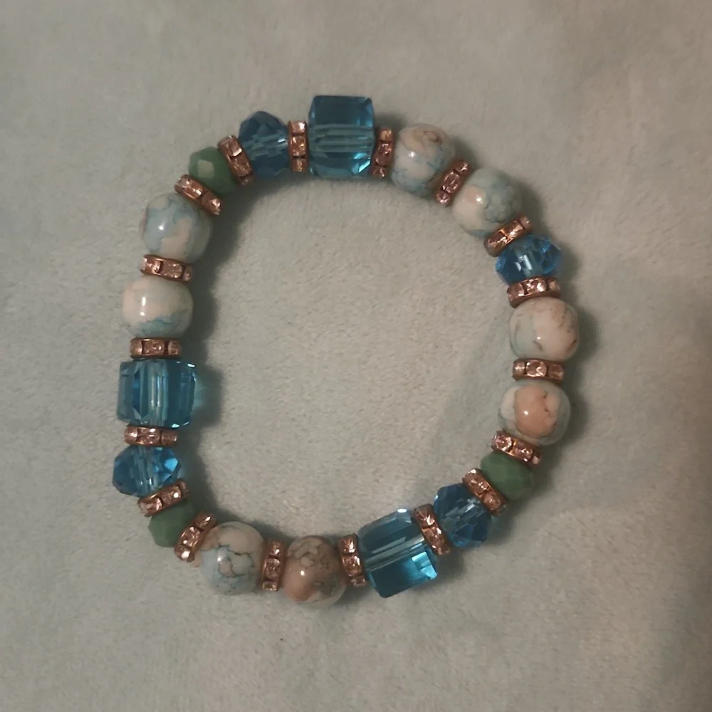 Bracelet - Picture 1 of 2